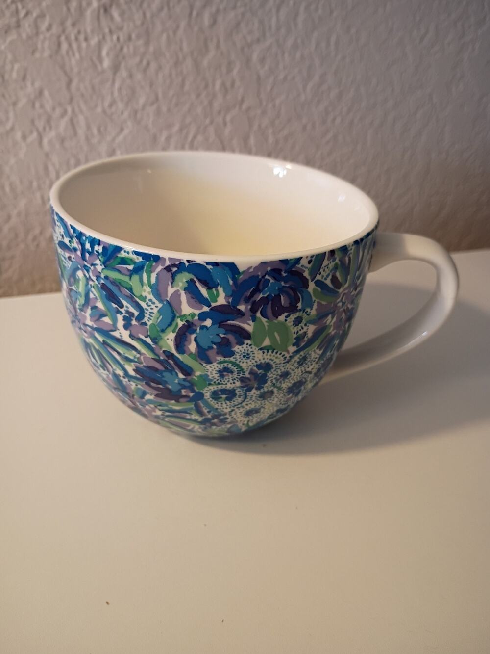 Lilly Pulitzer Blue Floral 12 fl oz Coffee Mug Tea Cup White Handle Pretty Cup
